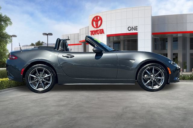 Used 2020 MAZDA MX-5 Miata Grand Touring RWD image 4