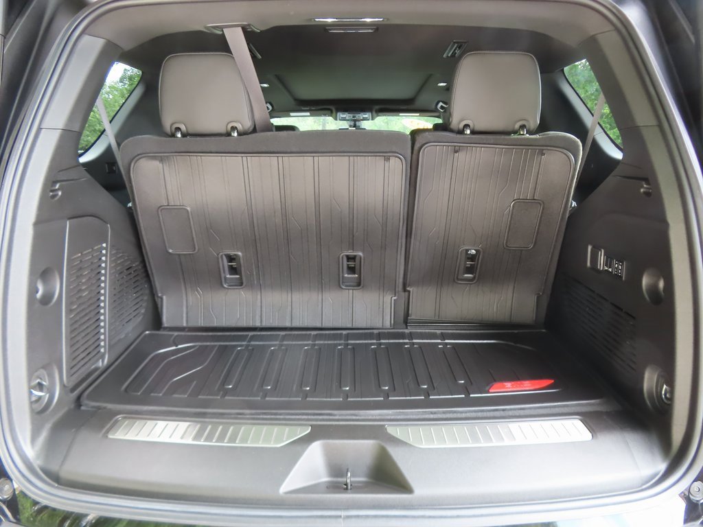 Used 2022 GMC Yukon Denali w/ Denali Premium Package image 18