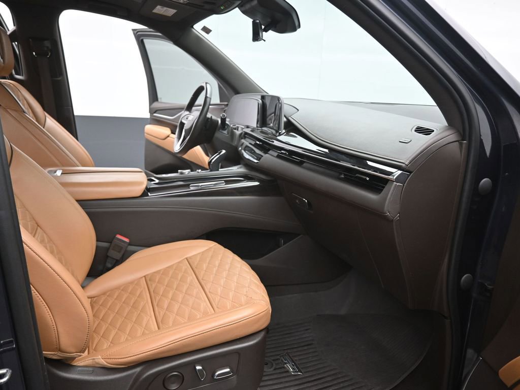 Used 2023 Cadillac Escalade ESV Premium Luxury image 26