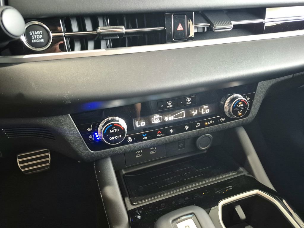 New 2026 Mitsubishi Outlander SEL image 16
