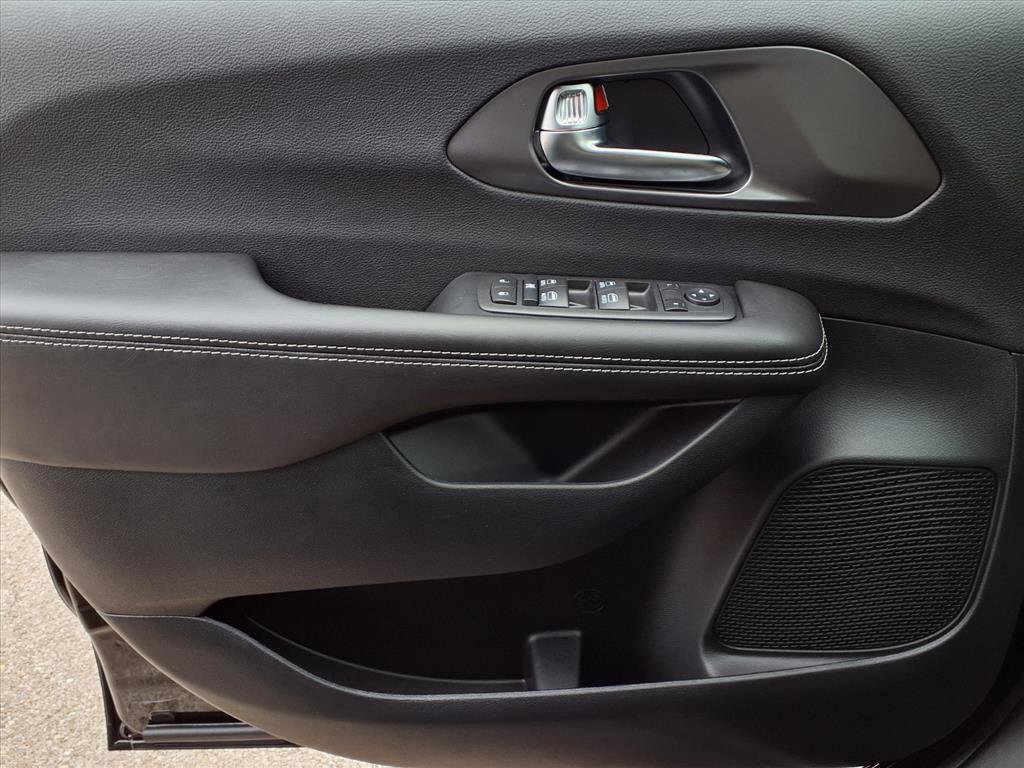 New 2026 Chrysler Voyager LX image 23