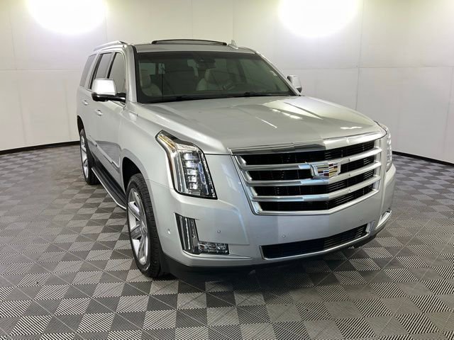 Used 2017 Cadillac Escalade Luxury image 3