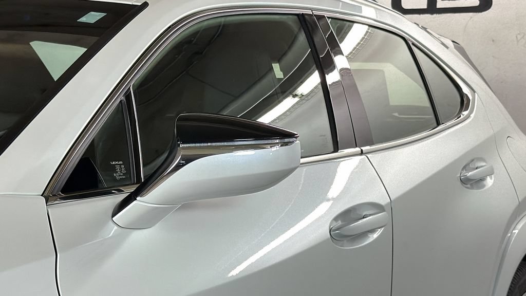 Used 2025 Lexus UX 300h AWD w/ Accessory Package (Z1) image 5