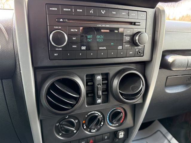Used 2008 Jeep Wrangler Unlimited Rubicon w/ Dual Top Group AWD/4WD image 32
