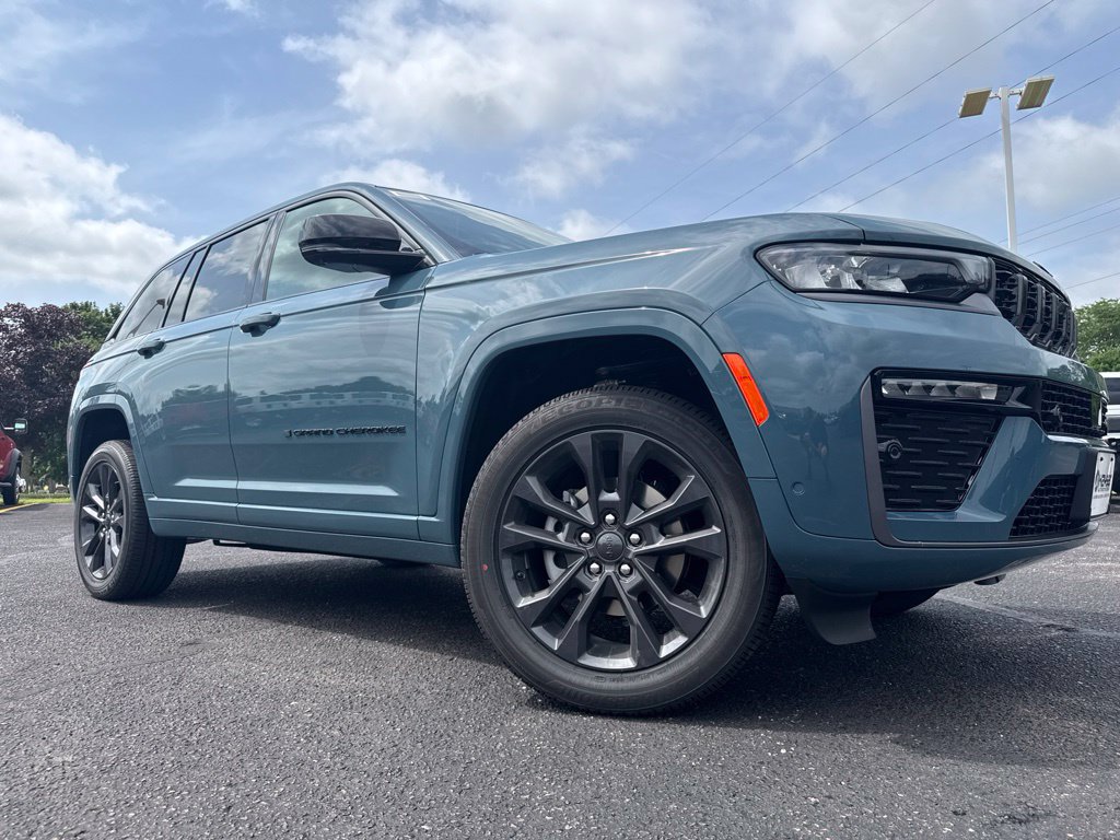 New 2026 Jeep Grand Cherokee Limited AWD/4WD image 7