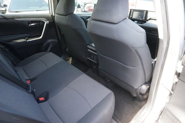 Used 2020 Toyota RAV4 XLE FWD image 14
