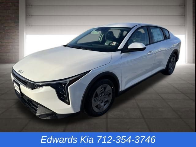 New 2025 Kia K4 LX