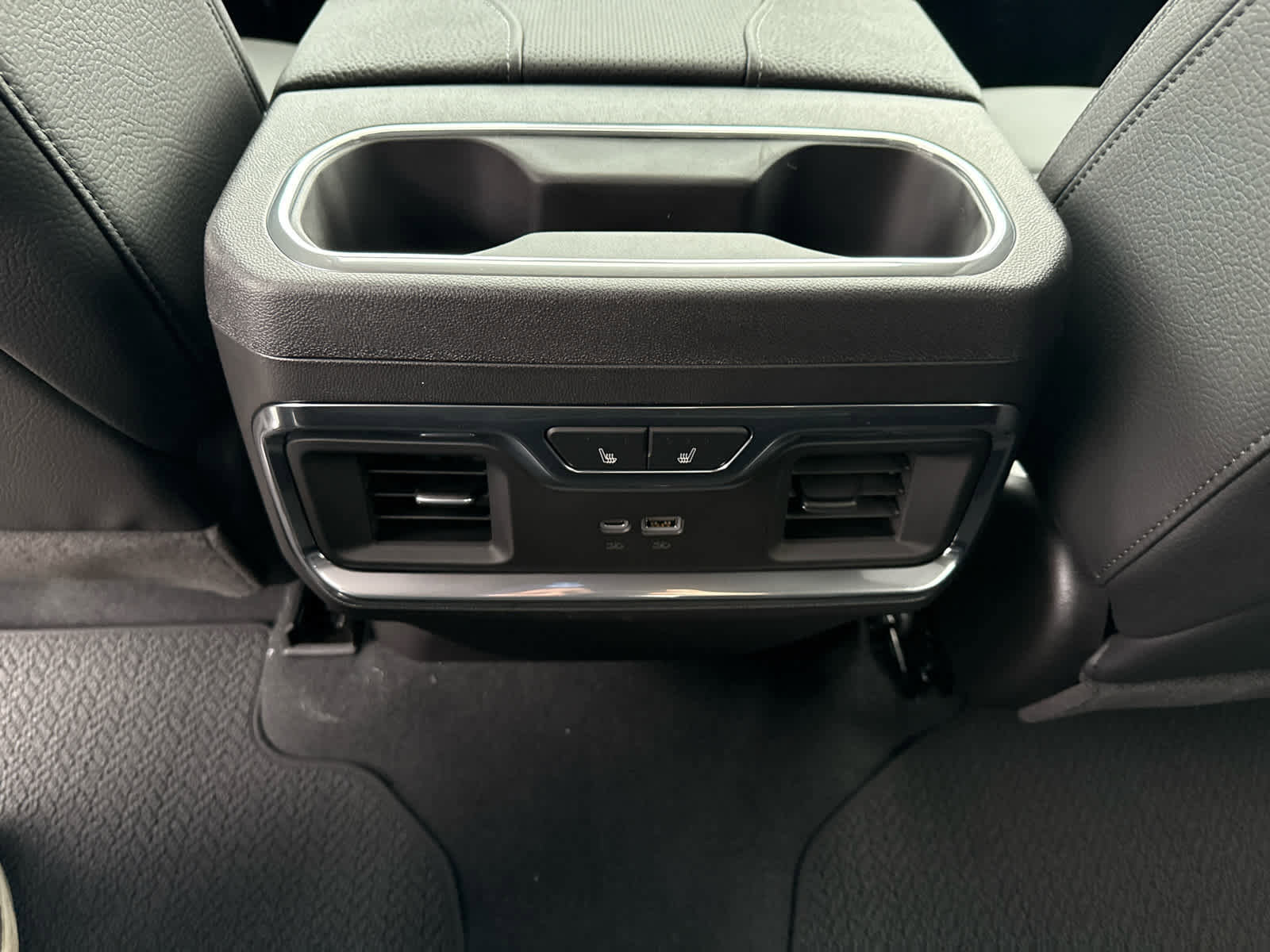 New 2026 GMC Sierra 1500 Denali w/ Denali Reserve Package image 13