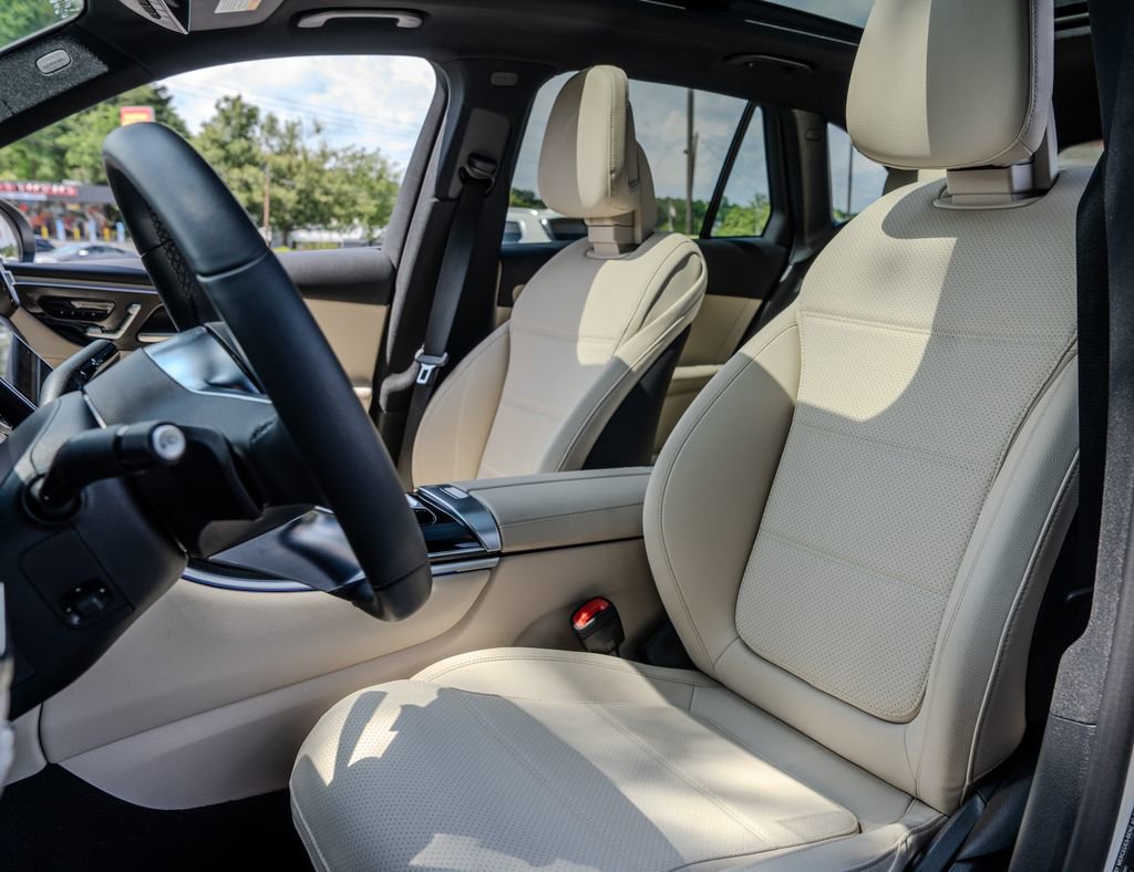 Used 2026 Mercedes-Benz GLC 300 image 18