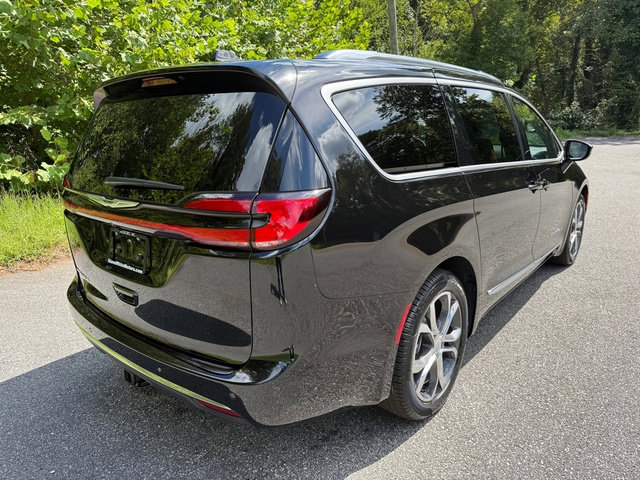 New 2026 Chrysler Pacifica Pinnacle w/ Trailer Tow Group image 7