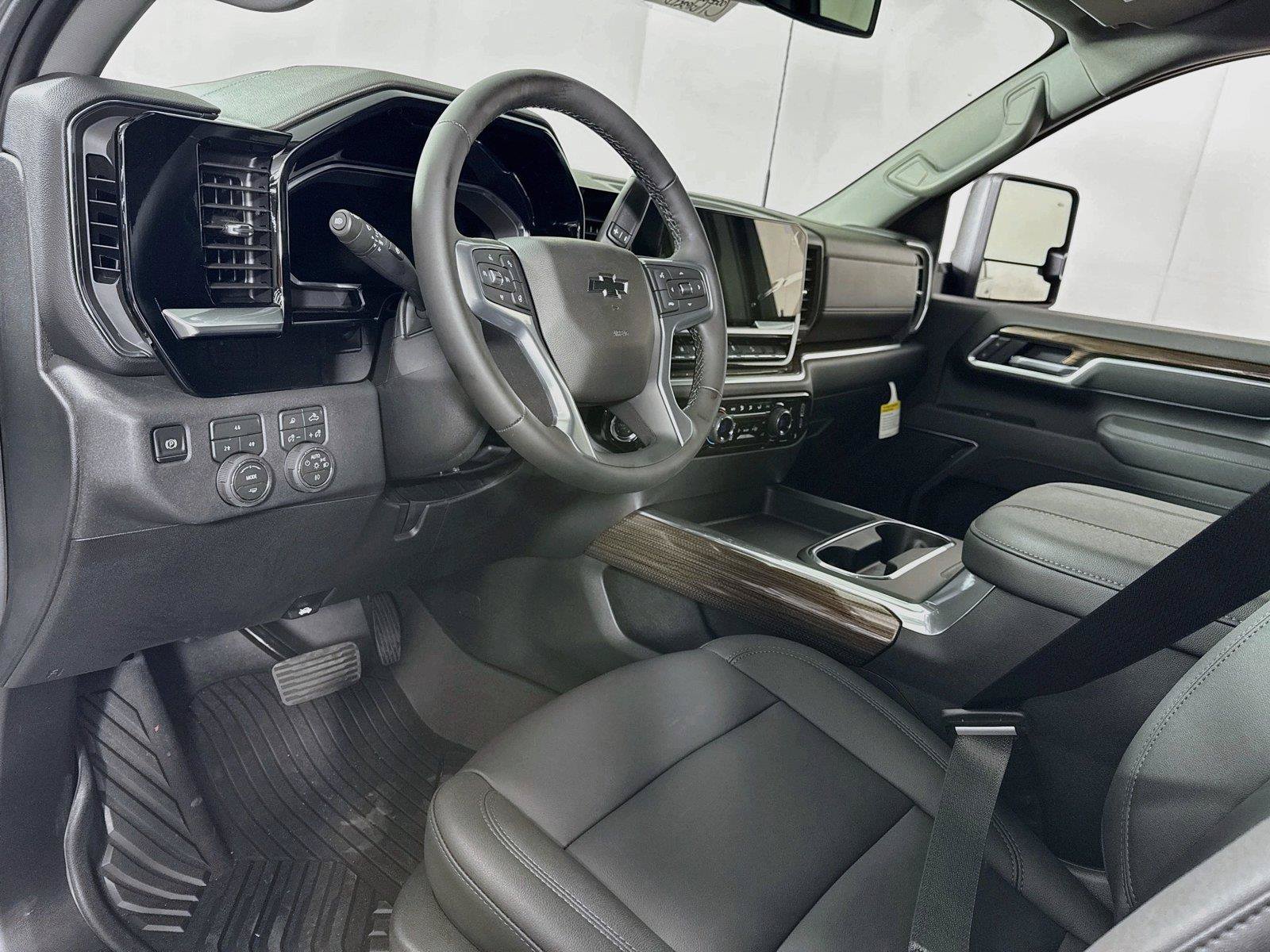 New 2026 Chevrolet Silverado 3500 LT w/ Trail Boss Package AWD/4WD image 3