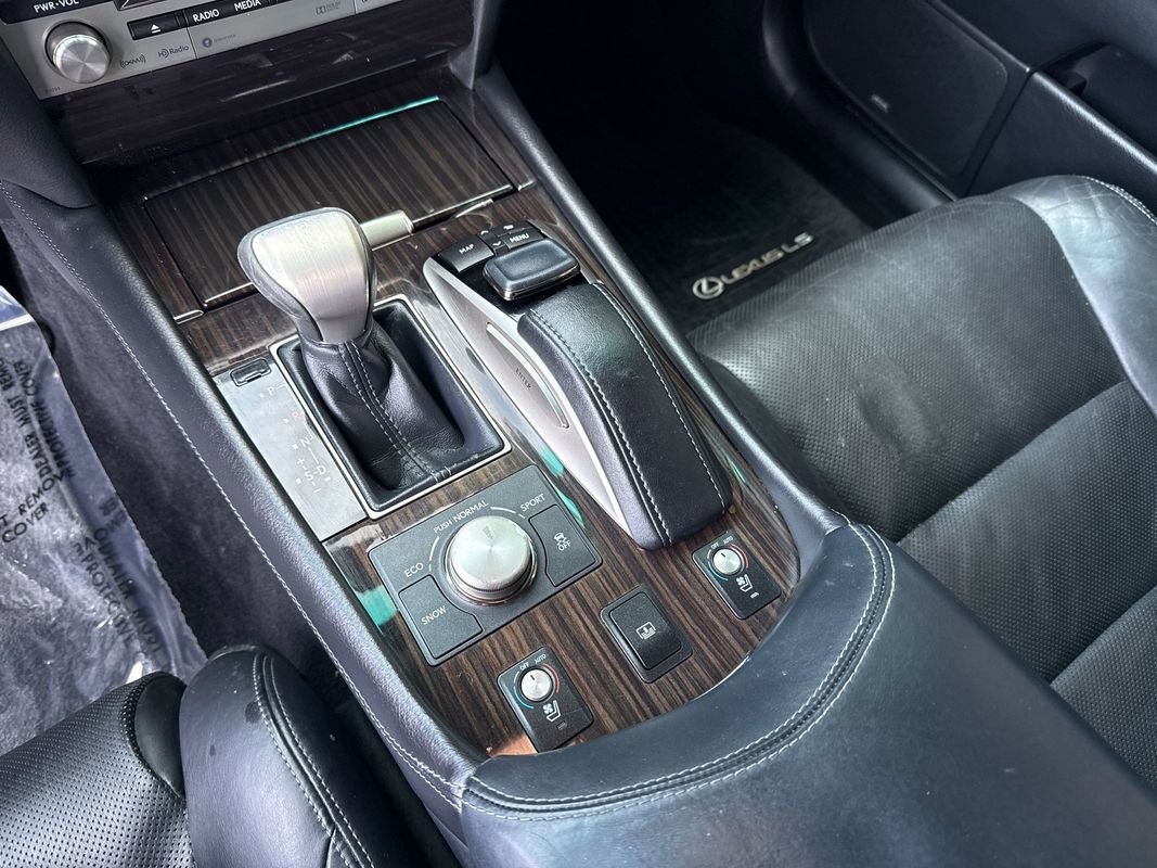Used 2016 Lexus LS 460 w/ Comfort Package image 18