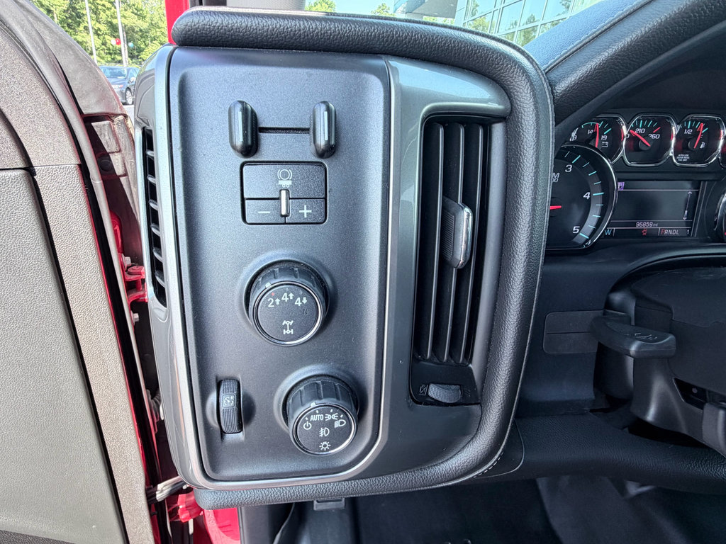 Used 2018 Chevrolet Silverado 2500 LTZ AWD/4WD image 13