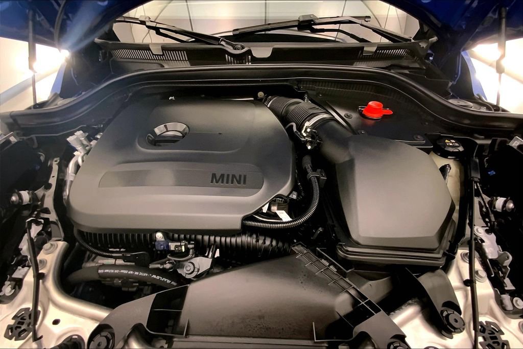 Certified 2025 MINI Cooper S image 9