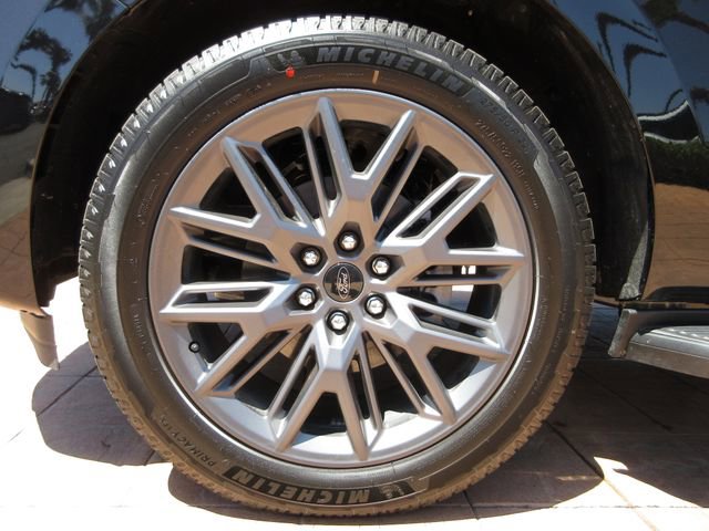 New 2026 Ford Expedition Platinum w/ Stealth Appearance Package AWD/4WD image 8