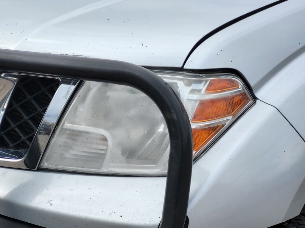 Used 2017 Nissan Frontier SV image 8