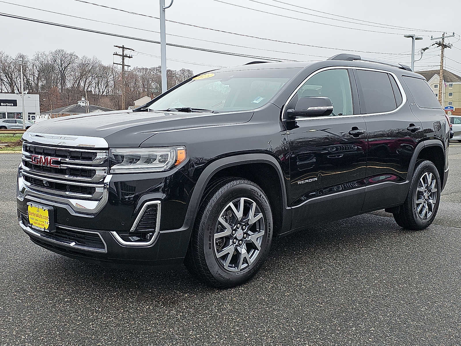 Used 2023 GMC Acadia SLT w/ Technology Package image 3