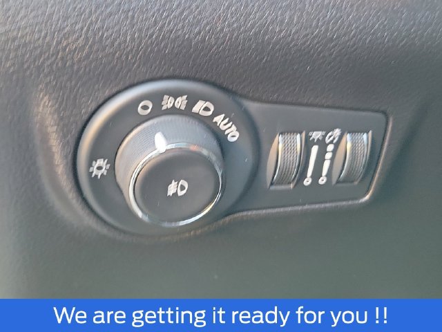 Used 2024 Jeep Compass Latitude AWD/4WD image 15