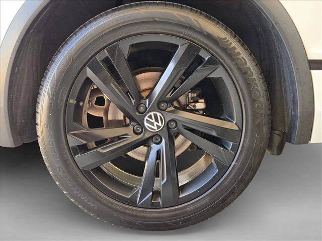 Used 2024 Volkswagen Tiguan SE R-Line FWD image 22