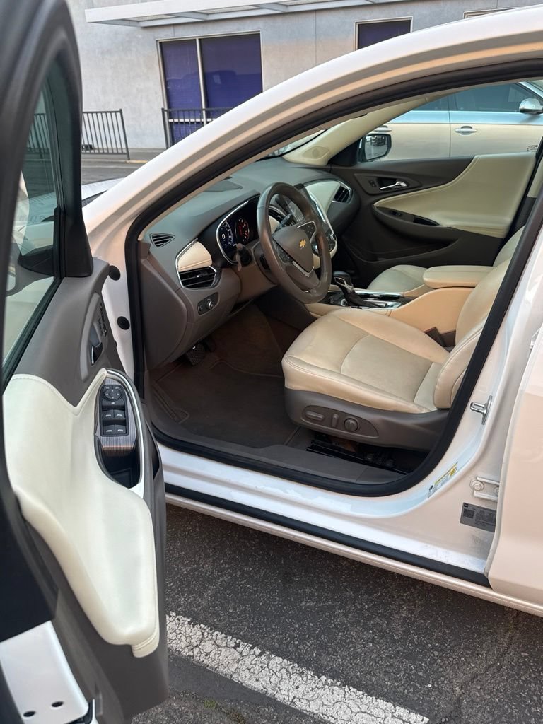 Used 2024 Chevrolet Malibu LT FWD image 11