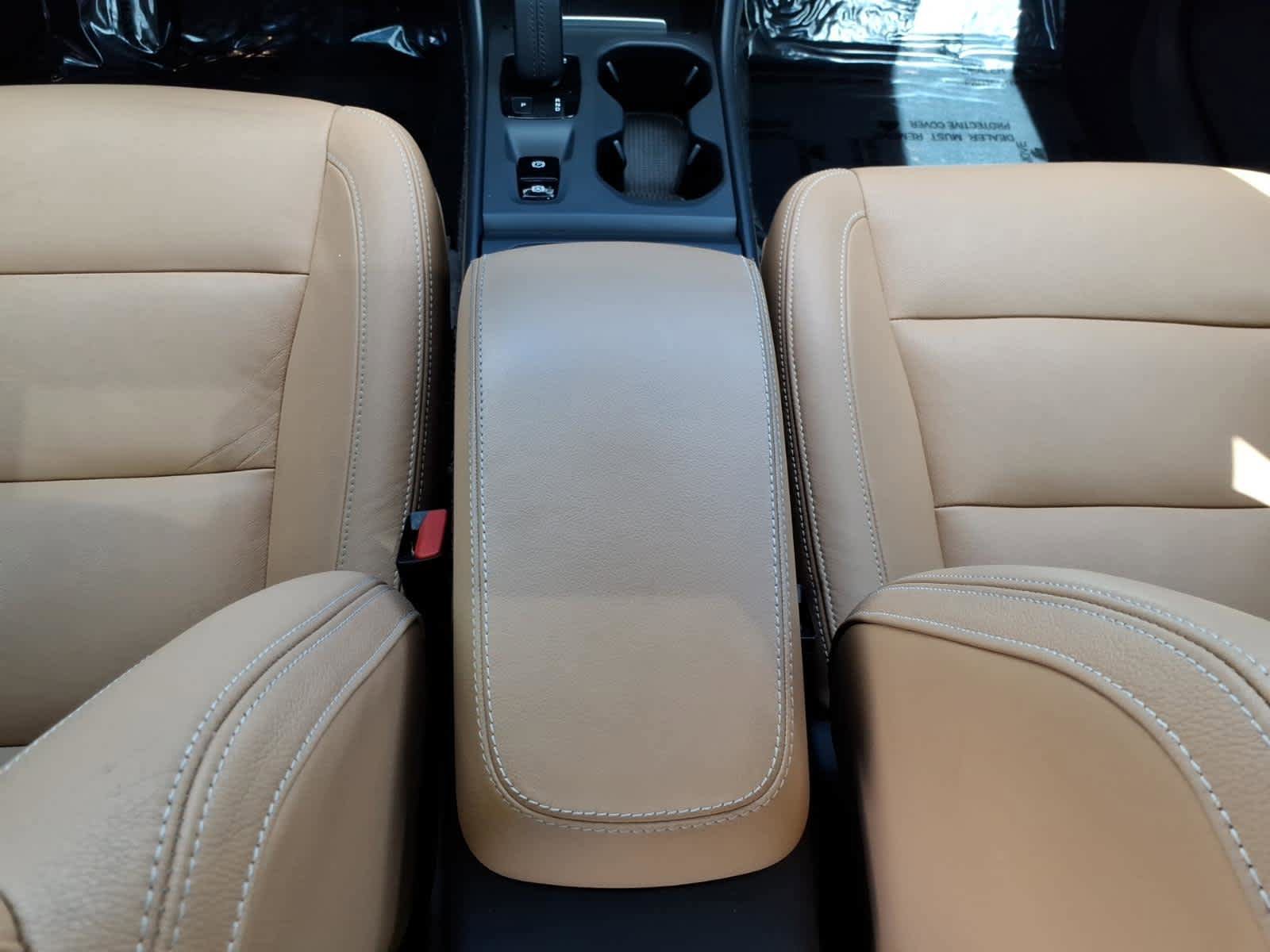 Used 2019 Volvo XC40 T5 Momentum AWD/4WD image 32