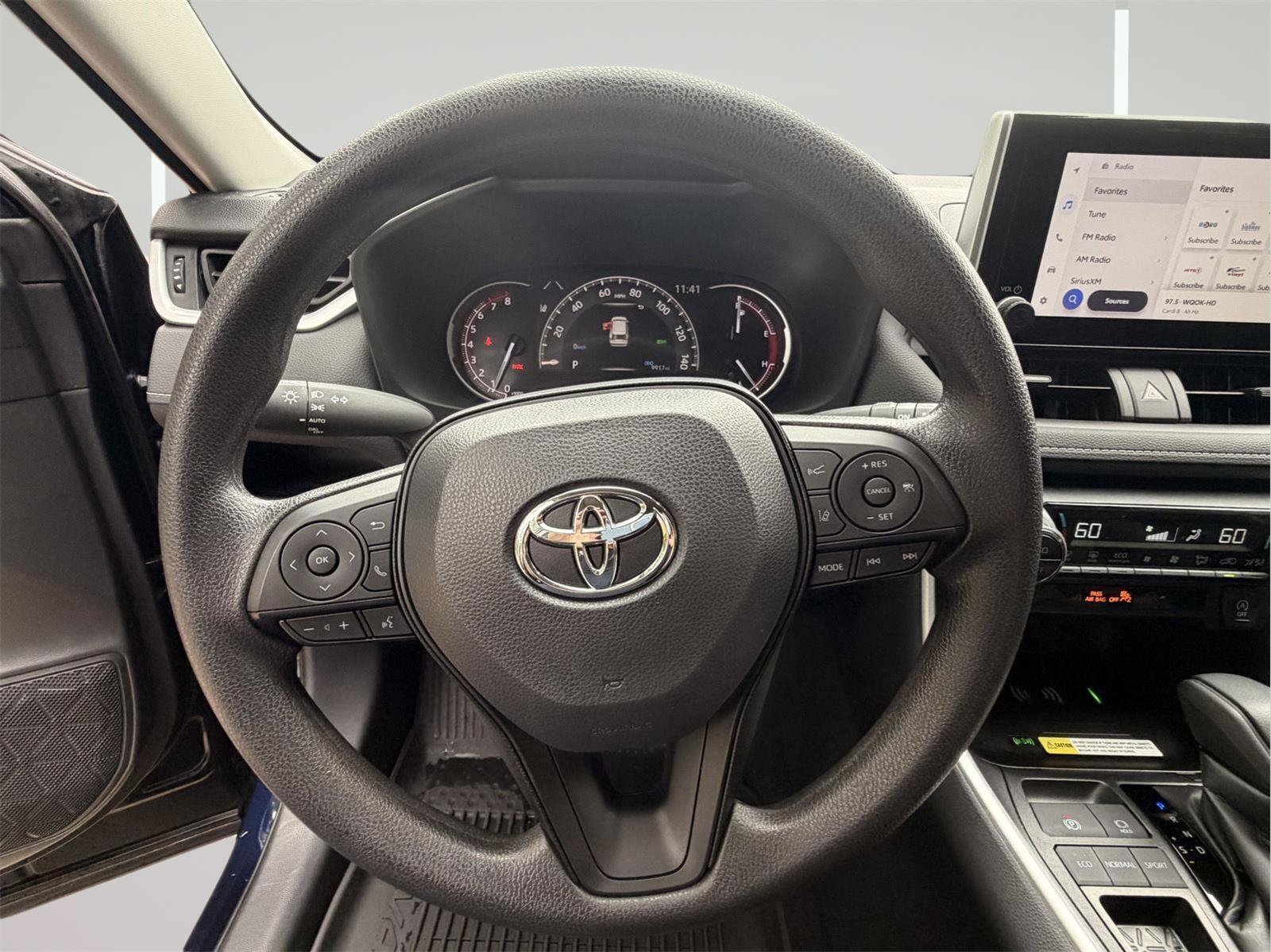 Used 2025 Toyota RAV4 XLE w/ Convenience Package FWD image 21