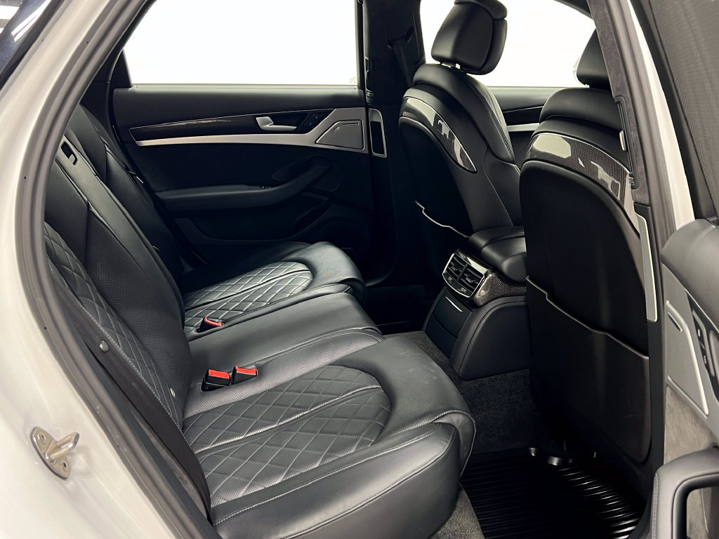 Used 2015 Audi S8 AWD/4WD image 33