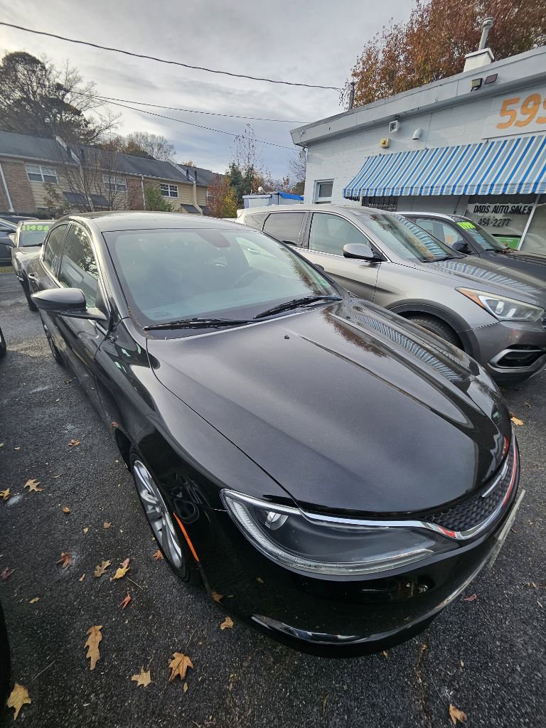 Used 2015 Chrysler 200 Limited image 1