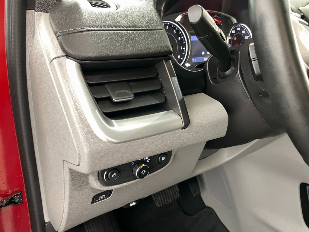 Used 2024 GMC Terrain SLT image 25