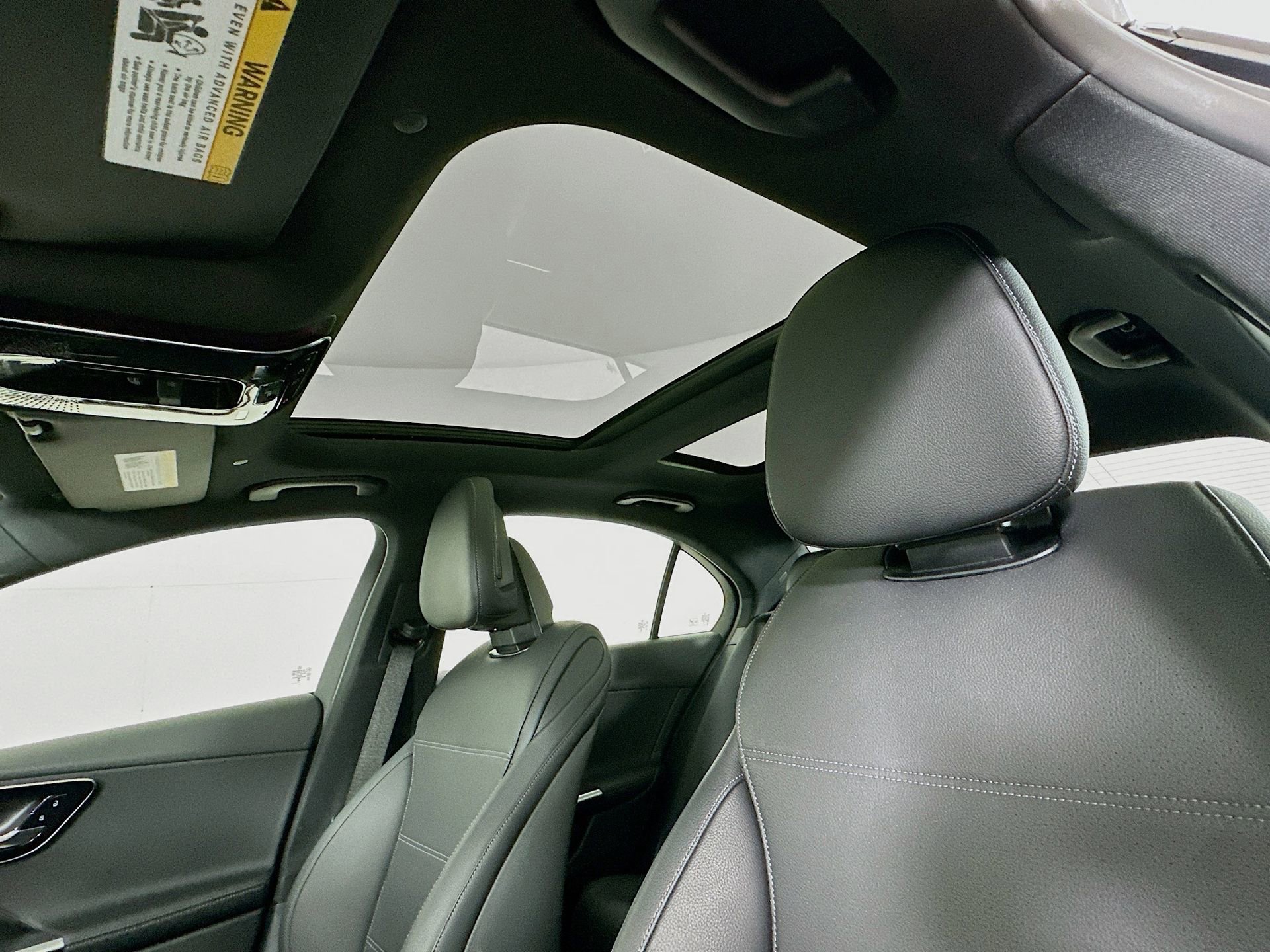 Used 2025 Mercedes-Benz C 300 Sedan image 23