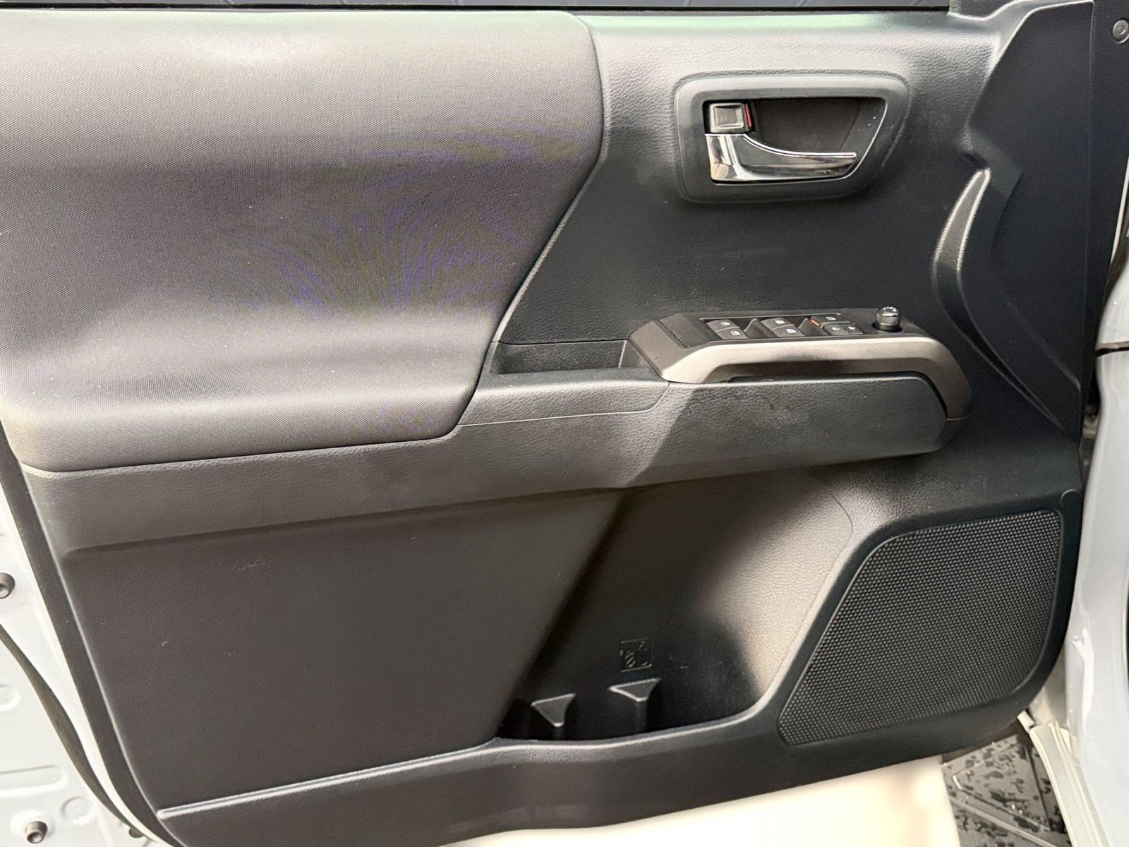 Used 2019 Toyota Tacoma TRD Off-Road RWD image 14