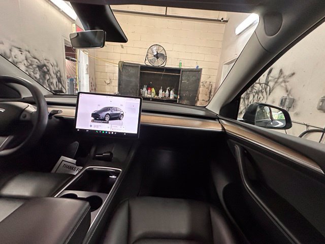 Used 2023 Tesla Model Y Long Range AWD/4WD image 28