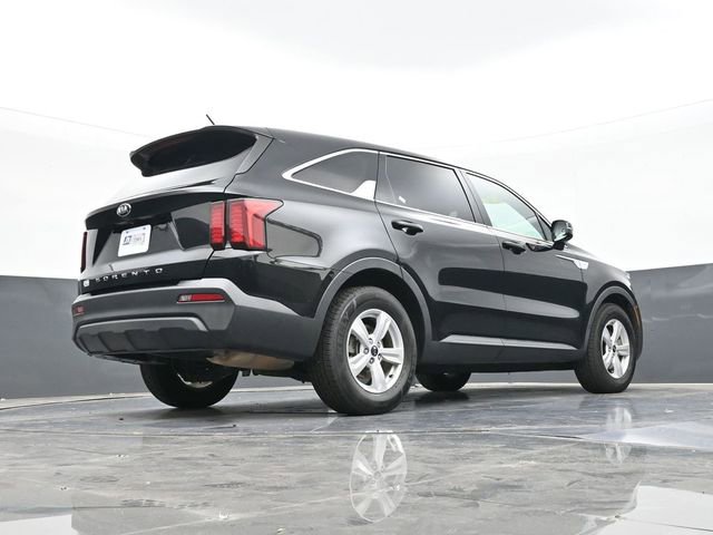 Used 2021 Kia Sorento LX image 46
