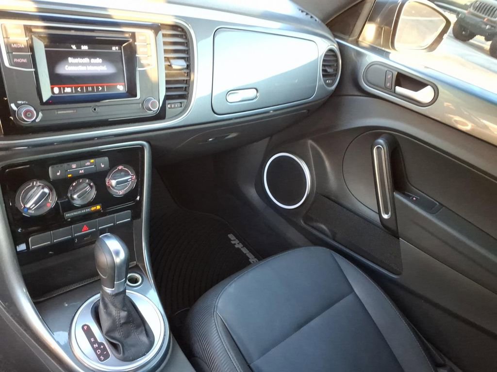 Used 2017 Volkswagen Beetle 1.8T S FWD image 14