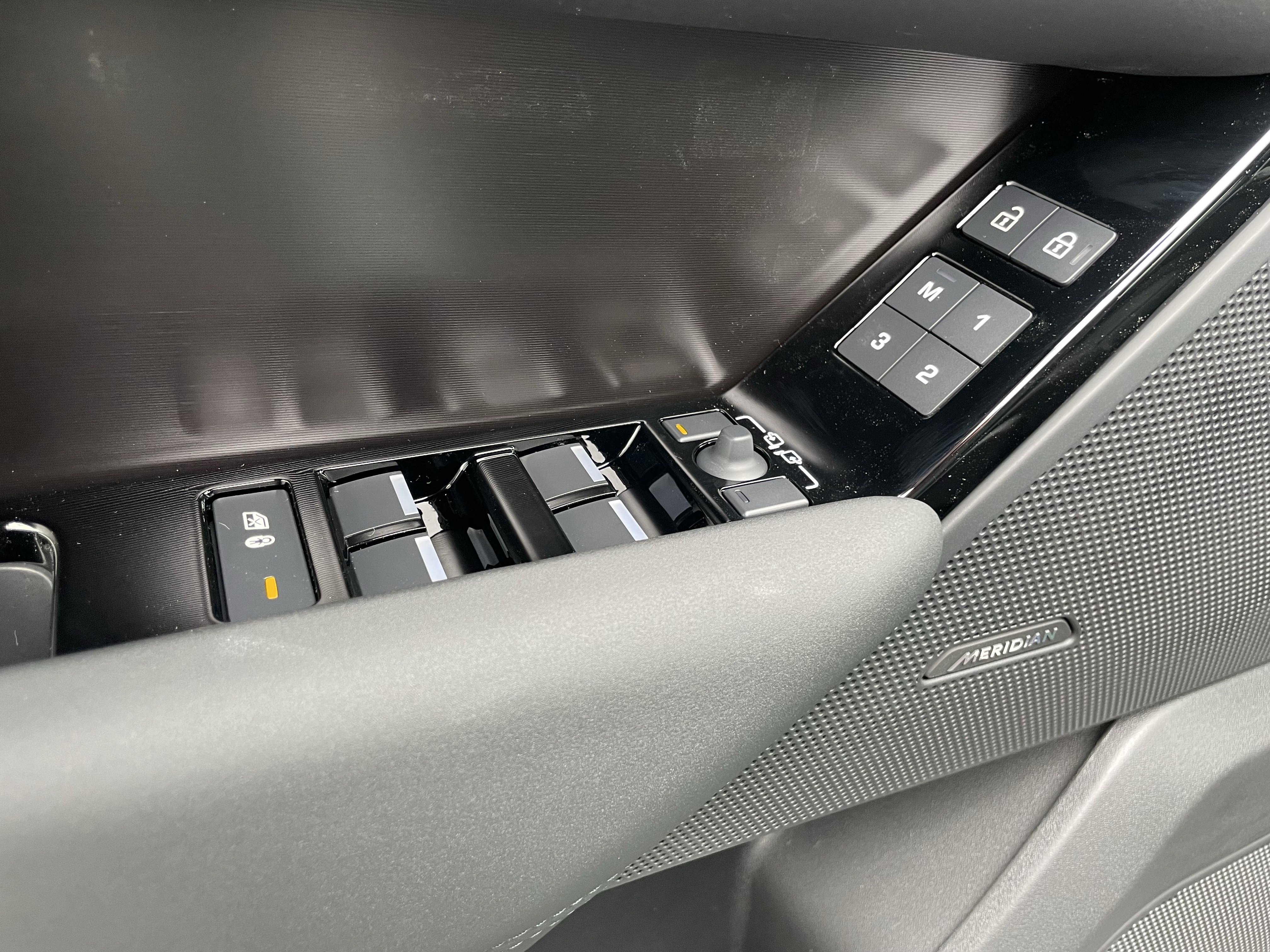 New 2026 Land Rover Range Rover Velar S image 11