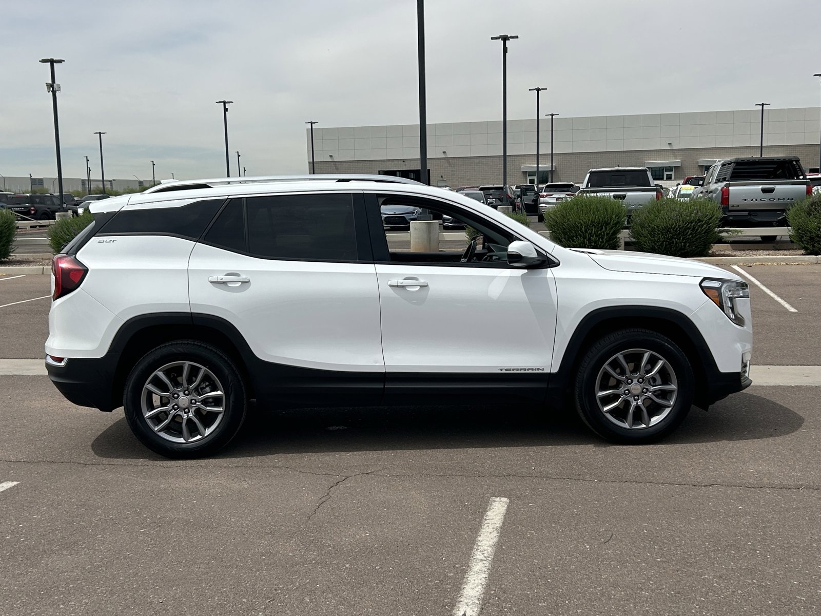 Certified 2024 GMC Terrain SLT AWD/4WD image 6