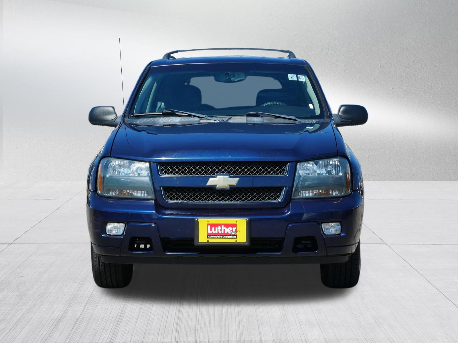 Used 2009 Chevrolet TrailBlazer LT w/ Skid Plate Package AWD/4WD image 2