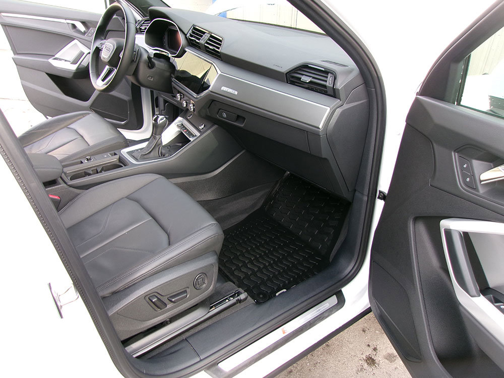 Used 2023 Audi Q3 2.0T Premium Plus w/ Premium Plus Package image 12