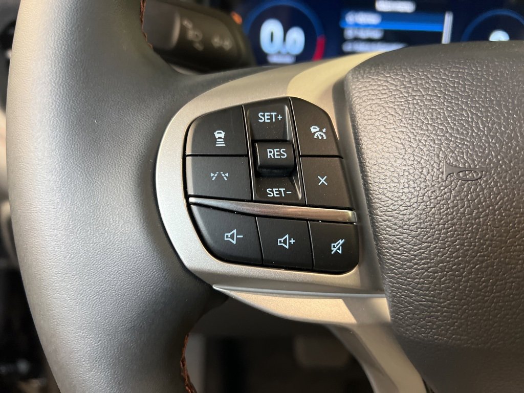 Used 2025 Ford Explorer Active image 16