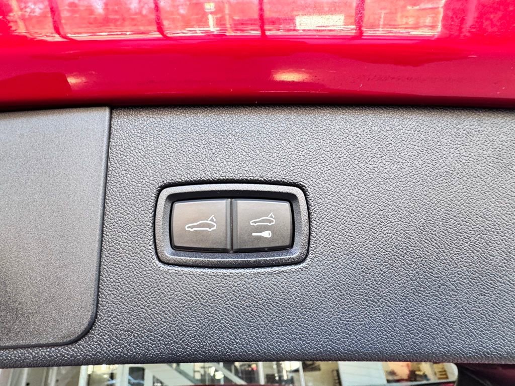 Used 2023 Porsche Cayenne Platinum Edition image 15