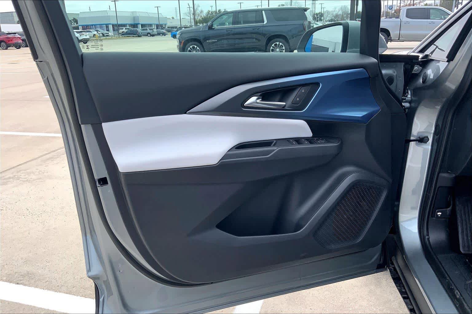 New 2026 Chevrolet Equinox EV LT FWD image 11