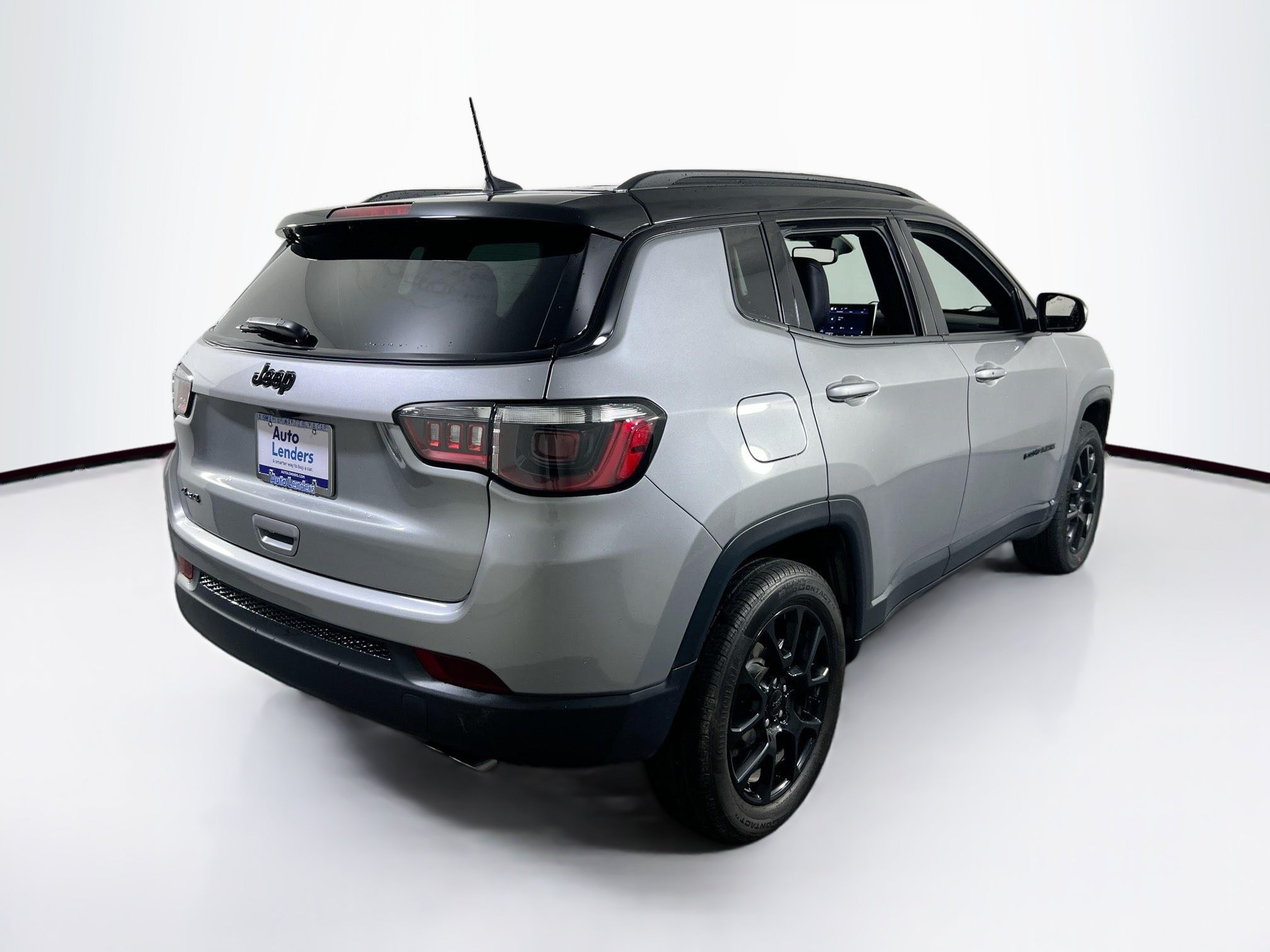 Used 2022 Jeep Compass Latitude w/ Convenience Group AWD/4WD image 5