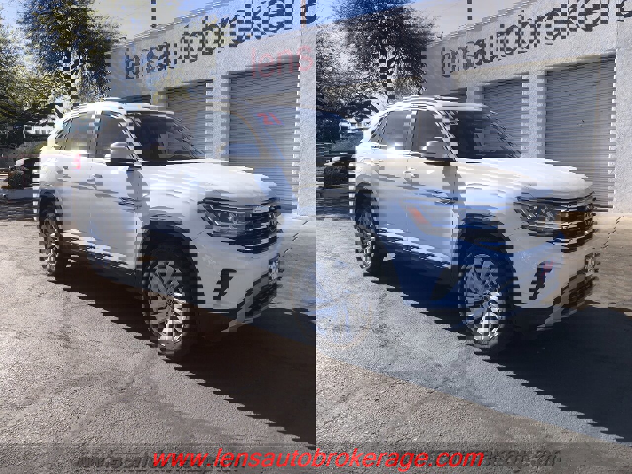 Used 2021 Volkswagen Atlas Cross Sport SE image 2