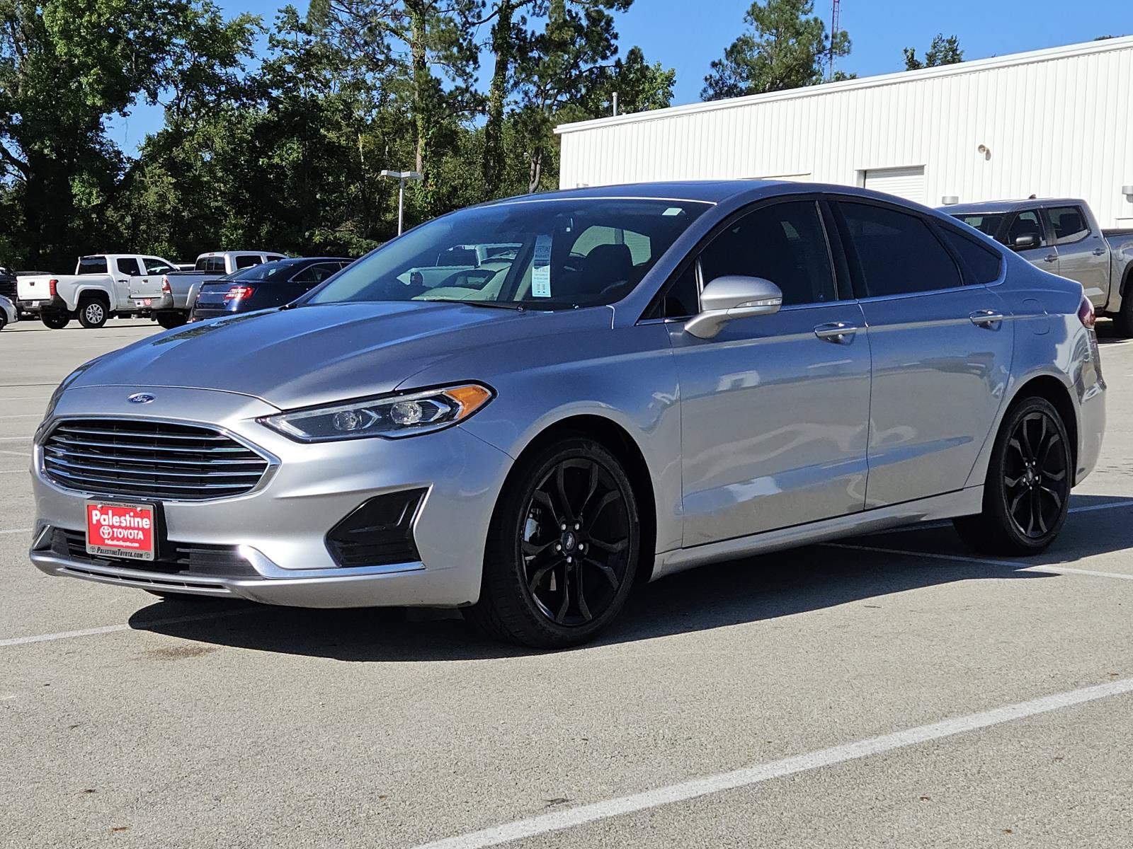 Used 2020 Ford Fusion SEL FWD image 3
