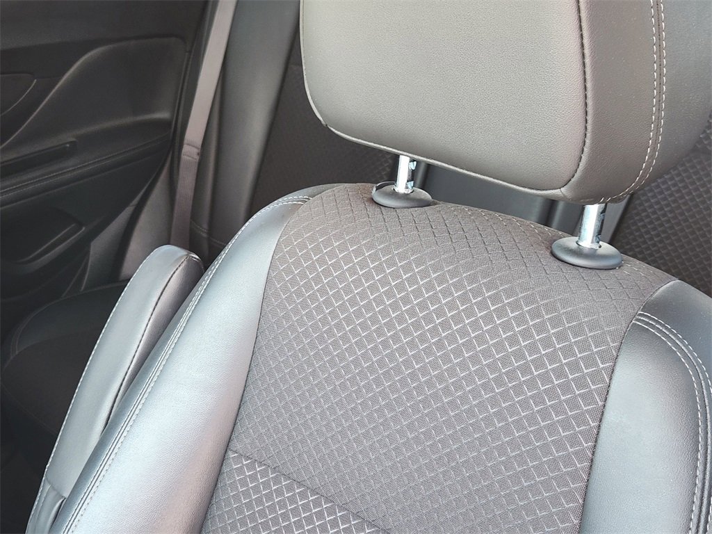 Used 2021 Buick Encore Preferred image 15