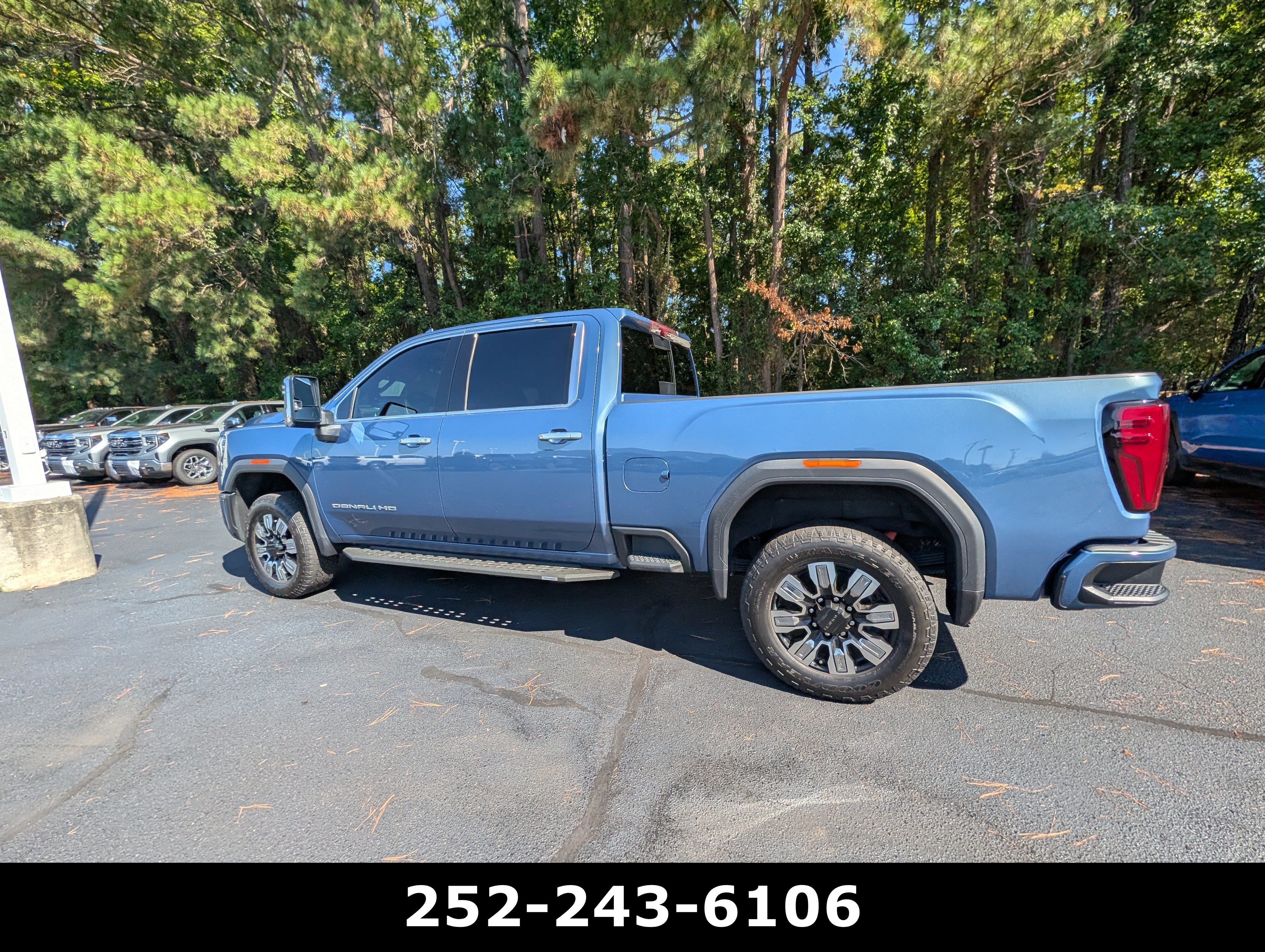 Used 2024 GMC Sierra 2500 Denali w/ Denali Reserve Package AWD/4WD image 12