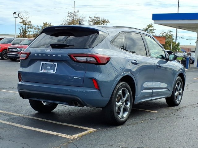 Used 2023 Ford Escape ST-Line w/ Tech Pack #1 AWD/4WD image 9