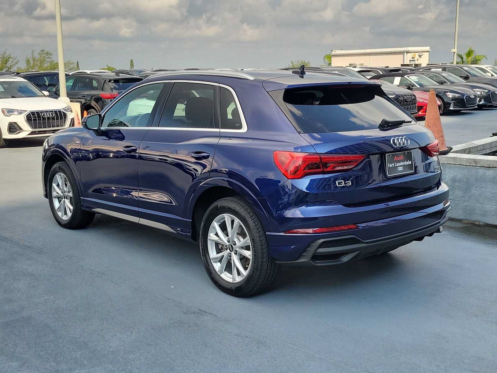 Certified 2025 Audi Q3 2.0T Premium AWD/4WD image 4