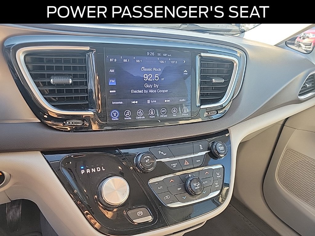 Used 2017 Chrysler Pacifica Touring-L Plus FWD image 28
