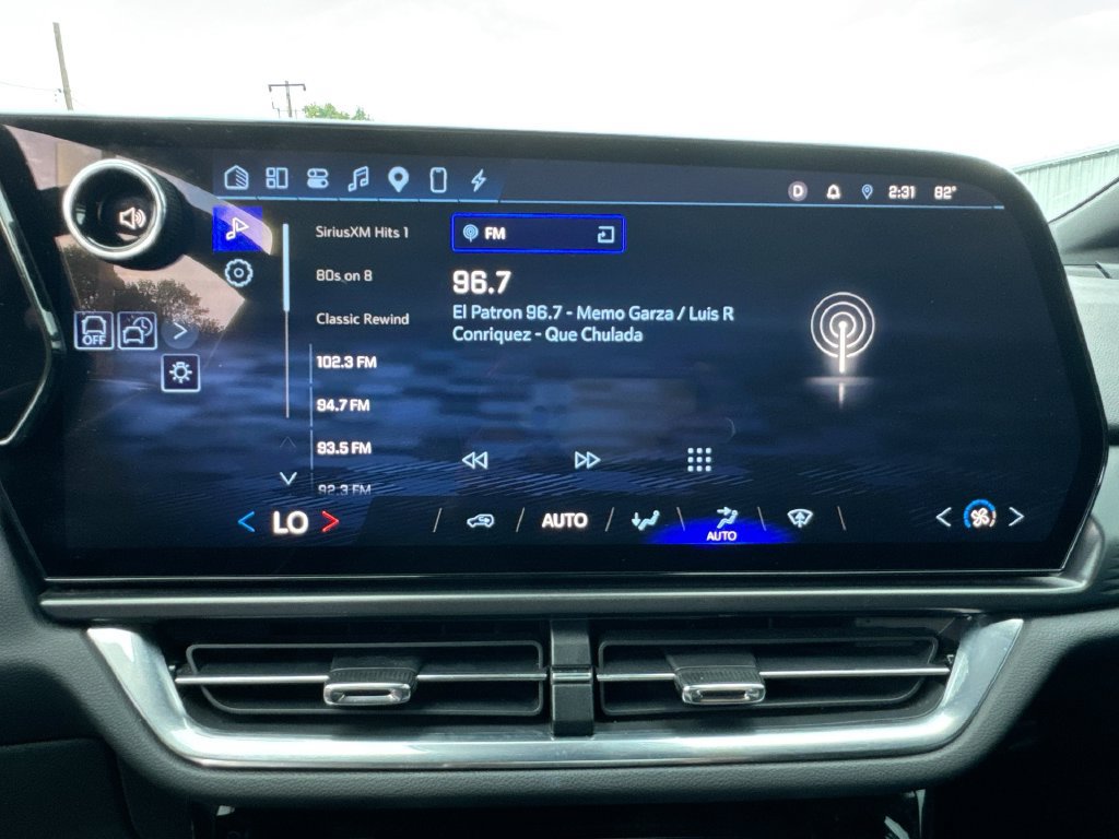 Used 2025 Chevrolet Equinox EV LT FWD image 25